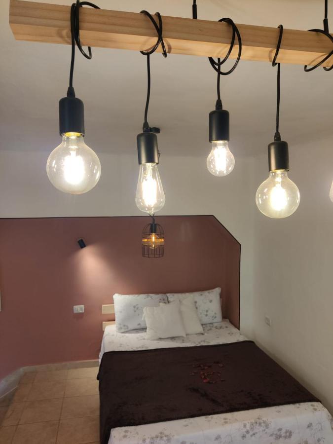 דירה לזוג על שוק מחנה יהודה Apartment เยรูซาเลม ภายนอก รูปภาพ